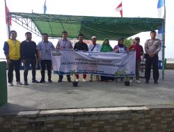 Lestarikan Keanekaragaman Hayati, PT Timah Tbk Serahkan Ratusan Bibit Buah untuk Warga Teluk Rubiah