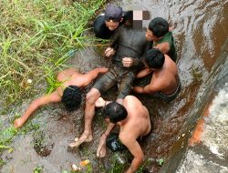 Mayat Berkaos Hitam Ditemukan Dekat Jembatan Desa Mislak