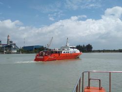 Basarnas Babel Kerahkan KN SAR Karna Cari Korban Kapal Tenggelam di Selat Karimata