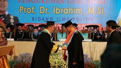 Resmi Sandang Gelar Guru Besar, Profesor Ibrahim Jadi Motivasi bagi SDM di Babel
