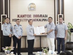 Kemenkumham Babel Serahkan Surat Keputusan Dirjen Imigrasi Tentang Penetapan Terminal Khusus Timah Muntok ke PT Timah Tbk