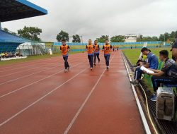 Anggota Polres Pangkalpinang Lari 12 Putaran Stadion Depati Amir, Ikuti Tes Kesamaptaan Jasmani Periode I Tahun 2023
