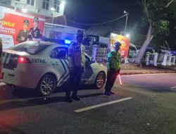 Keliling Pakai Mobil Patroli, Personel Polres Bangka Bangunkan Warga Sahur