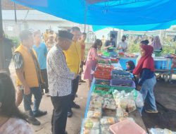 Bambang Patijaya Luangkan Waktu Tinjau Pedagang Takjil dan Berswafoto di Balai Wisata Simpang Lima Toboali