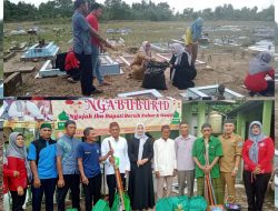 Ngabuburid Ala DLH Basel, Gandeng Istri Bupati Bersih-bersih Masjid dan TPU