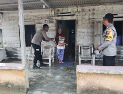 Tebar Kebaikan Ramadan, Polsek Pangkalan Baru Salurkan Sembako kepada Masyarakat Mesu