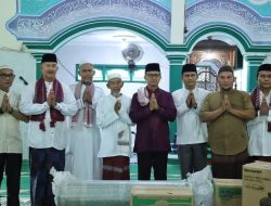 Safari Ramadan di Desa Penyamun, Syahbudin Bantu Peralatan Masjid