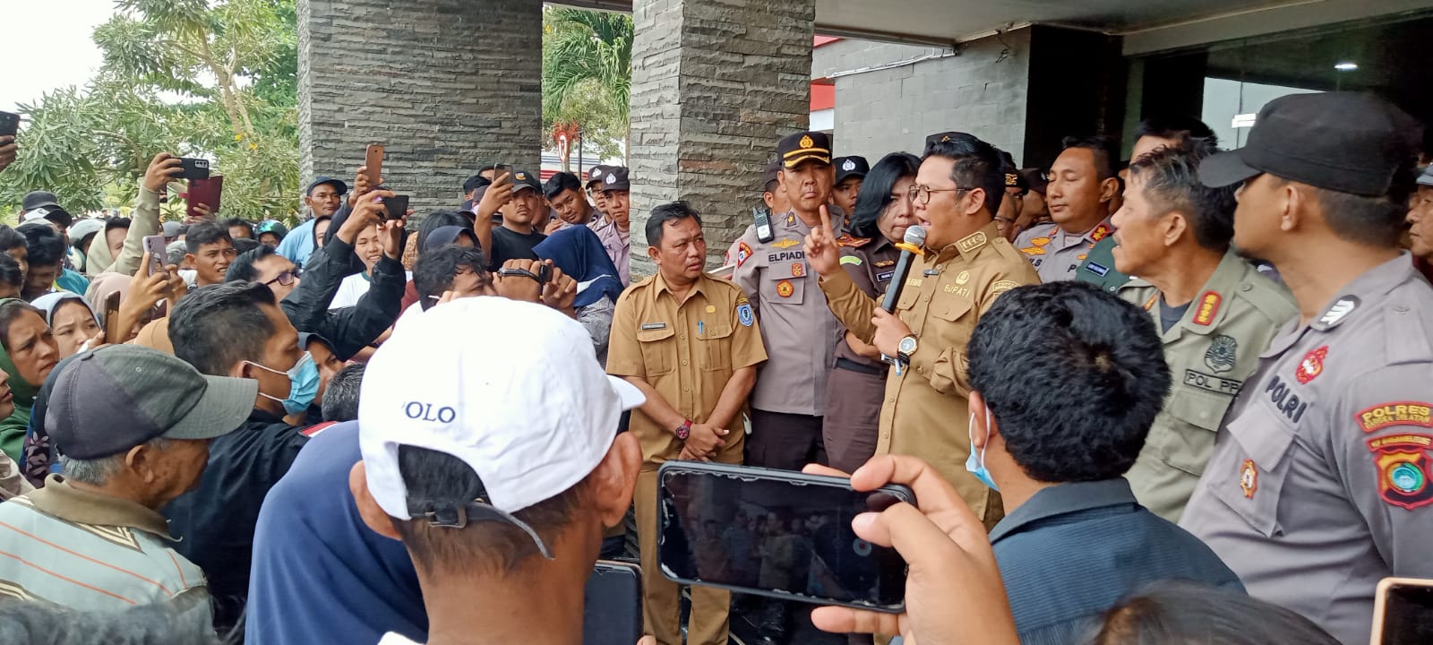 Audiensi Terbuka Buntu Bupati Dan Masyarakat Nelayan Kecewa Pt Timah Tak Bisa Tunjukkan Dokumen 5384