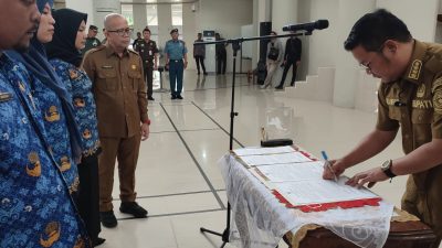 Lantik 365 ASN, Bupati Basel Tekankan Skala Prioritas Pelayanan Masyarakat