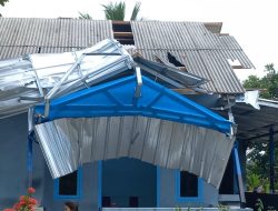 Dua Rumah Warga Mentok Asin Dihantam Puting Beliung