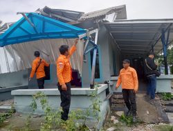 Kerugian Dua Rumah Diterjang Puting Beliung Capai Rp50 Juta