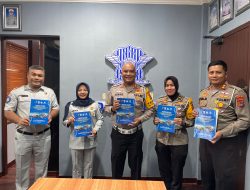 Tingkatkan Kesadaran Risiko Kecelakaan Sejak Dini, Jasa Raharja Babel Serahkan Buku Pendidikan Lalu Lintas ke Ditlantas Polda Babel