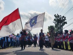 Kirab Obor Porprov VI Babel Disambut Ribuan Pelajar Jebus