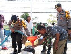 Polresta Pangkalpinang Distribusi 16.000 Liter Air Bersih untuk Warga Gabek
