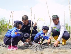 PT Timah Tbk Tanam Ribuan Mangrove dan Ratusan Pohon Buah di Wilayah Operasional, Dukung Program Gotong Royong Boyong Pohon Kementerian BUMN