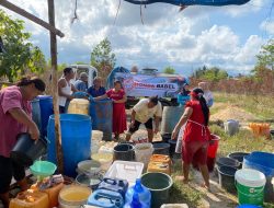 Sinergi bagi Negeri, Honda Babel Distribusikan Air Bersih