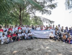 Dukung Pariwisata Belitung, PLN Salurkan Bantuan Tempat Sampah di Pantai Tanjung Pendam