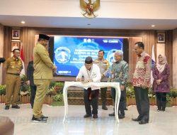 Pj Gubernur Babel Serahkan DIPA Kementerian Negara/Lembaga dan Daftar Alokasi Transfer ke Daerah 2024