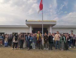 Bambang Patijaya Lepas Keberangkatan Field Trip Mahasiswa ICI