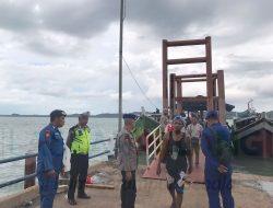 Personel Pos Ops Lilin Menumbing 2023 Siaga Amankan Pelabuhan Sadai