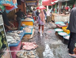 Diskopdag Lakukan Koordinasi Terkait Pasar Pagi yang Licin dan Becek
