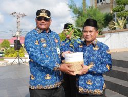 Pj Gubernur Serahkan 20.000 Bibit Cabai untuk Pemkot Pangkalpinang