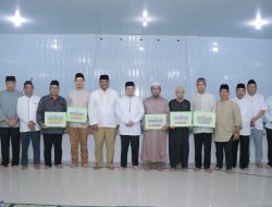 Safari Ramadan di Rumdin Bupati Bateng, Pj Gubernur Safrizal Serahkan Sejumlah Bantuan