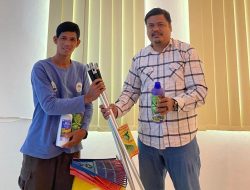 Kades Wisata Perlang Salurkan Alat Kebersihan Wujud Kepedulian Proklim di Objek Wisata