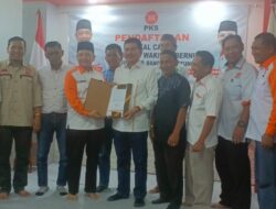 Naziarto Kembalikan Formulir Balon Gubernur ke DPW PKS