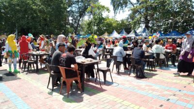 400 Peserta Saling Beradu di Lomba Makan Otak-otak Tercepat, Lusje : Otak-otak Pangkalpinang Terenak  se Dunia