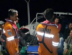 KM Sinar Jaya Bawa 9 Pemancing Mati Mesin di Perairan Rebo, Tim Rescue Kansar Pangkalpinang Diterjunkan Lakukan Evakuasi