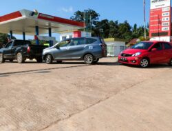 Warga Keluhkan Antrean di SPBU Tempilang, Petugas Bantah Layani Pengerit