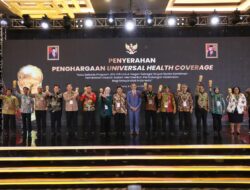 Komitmen Jamin Kesehatan Masyarakat, PJ Gubernur Babel Terima Penghargaan UHC Awards dari Wapres RI