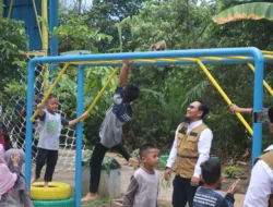 Dukung Pembelajaran Aktif di Sekolah Alam, PLN Serahkan Bantuan TJSL Sarana Pendidikan