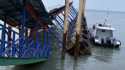 Dermaga Kapal Cepat di Tanjung Kalian Mentok Ambruk, Polisi Duga Cuaca Buruk Penyebabnya