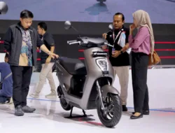 Honda ICON e: dan CUV e: Meriahkan Booth AHM di IMOS 2024