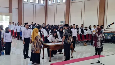 182 Anggota KPPS Sungailiat Dilantik, Rafi Ingatkan Tak Ikut Politik Praktis