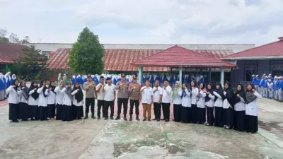 Berikan Motivasi ke Siswa MAN 1 Sungailiat, Kapolsek Pemali Tekankan Pentingnya Disiplin dan Nasionalisme