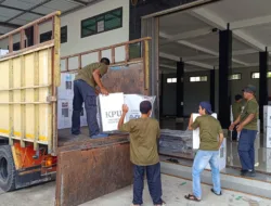 Kerjasama dengan PT Pos Indonesia, Logistik Pilkada Mulai Didistribusikan KPU Bangka Barat ke 340 TPS