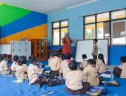 Cerdaskan Generasi Bangsa, PT Timah Bantu Sarana Belajar SDN 21 Gantung