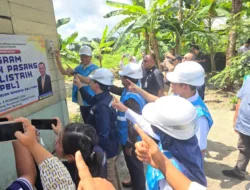 Bambang Patijaya Resmikan Penyalaan Perdana Program BPBL di Belitung, 342 Rumah Tangga Kini Terang Benderang