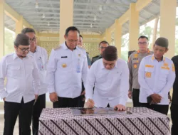 Wamendes PDT Resmikan Bantuan Sarana dan Prasarana Desa Wisata Batu Belubang