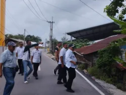 Langkah Cepat Tanggulangi Banjir, Haris Tinjau Langsung Lokasi Pembangunan Talud di Belinyu
