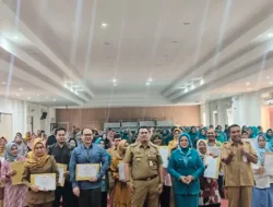 Jalankan Tugas Terakhir Pj Wali Kota, Budi Utama Serahkan Sertifikat Halal Self Declare ke 100 UMKM