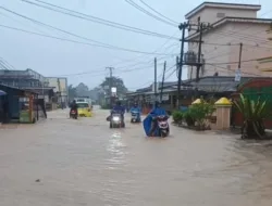 Ratusan Rumah Terendam di Parittiga, Camat Intruksikan Pemdes  Berikan Bantuan Sosial ke Masyarakat yang Terdampak