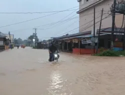Kecamatan Parittiga Kembali Terendam Banjir, Sejumlah Pengendara Motor Nekat Terobos Banjir 