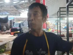 Merugi Akibat Tempatnya Jadi Langganan Banjir, Pedagang Pasar Parittiga Minta Perhatian Pemerintah 