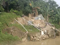 Ancam Keselematan Warga, Wakil Rakyat Asal Babar Tindaklanjuti Longsor Sungai Arang-Arang Mentok