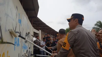 Kapolda Bersama Kapolresta Hapus Vandalis dan Atribut Geng Motor di Tiga Titik, Tegaskan Pembubaran Geng Motor di Pangkalpinang