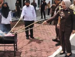 Kejari Babar Musnahkan Barang Bukti dari 26 Perkara Inkrah, Terbanyak Kasus Narkotika